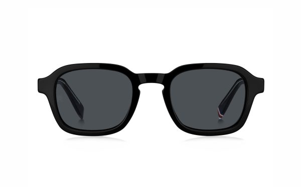 نظارة شمسية تومي هيلفيغر THF 2032/S 807/IR حجم العدسة 49 شكل الاطار مربع لون العدسة رمادي رجالي